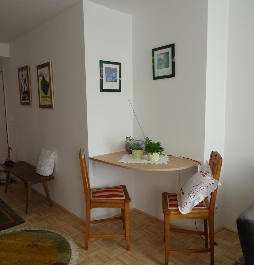 Homely Apartment In The Center With Garden View Gmunden Exterior foto