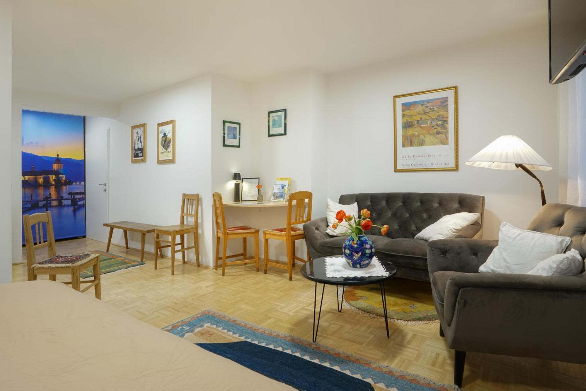 Homely Apartment In The Center With Garden View Gmunden Exterior foto